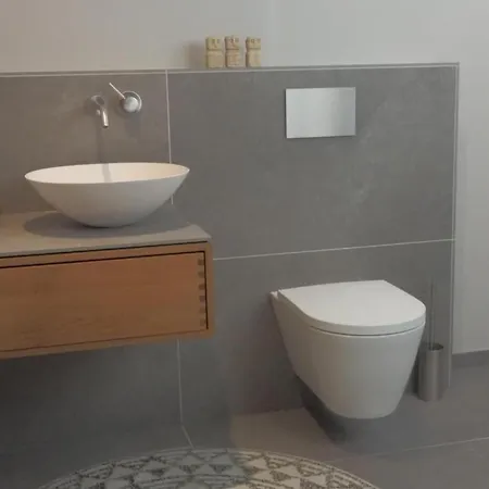 Exklusives Mit Terrasse Und Garten By Interhome Nyaraló *